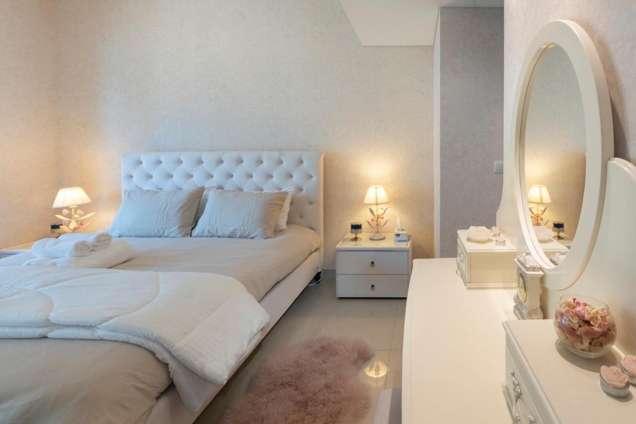 Fountain View Luxury: Downtown Dubai Apartment with Burj Khalifa Vista Exterior photo