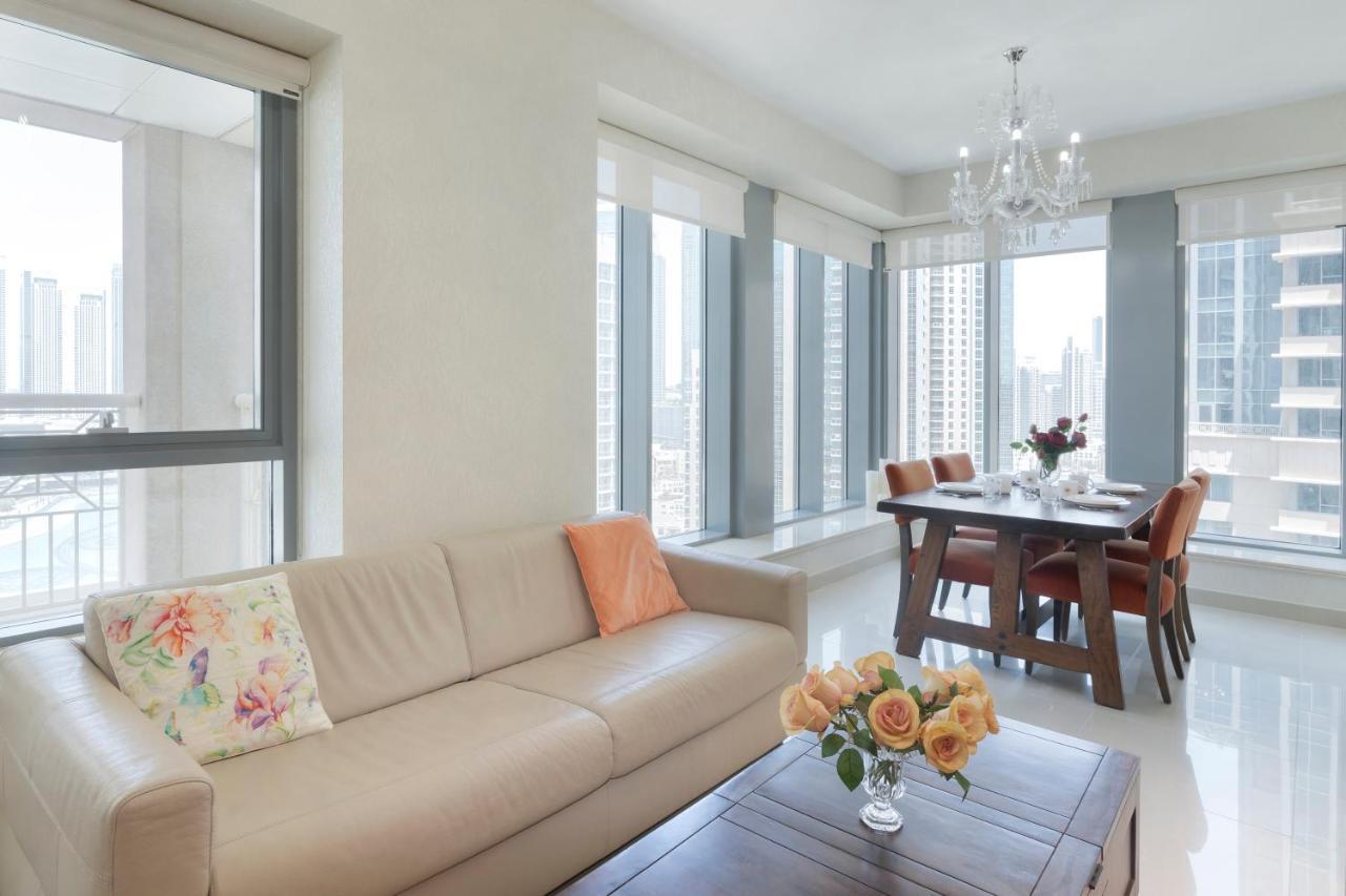 Fountain View Luxury: Downtown Dubai Apartment with Burj Khalifa Vista Exterior photo